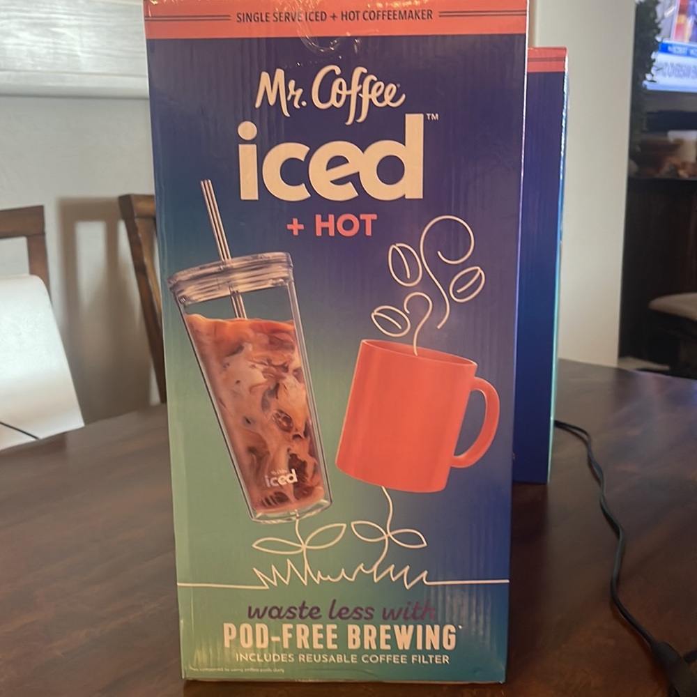 Mr. Coffee Iced + Hot coffee maker. No Pod reusable filter. Great deal!!! - Picture 4 of 9